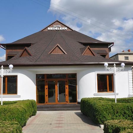 Medelean Hotel Comrat Esterno foto