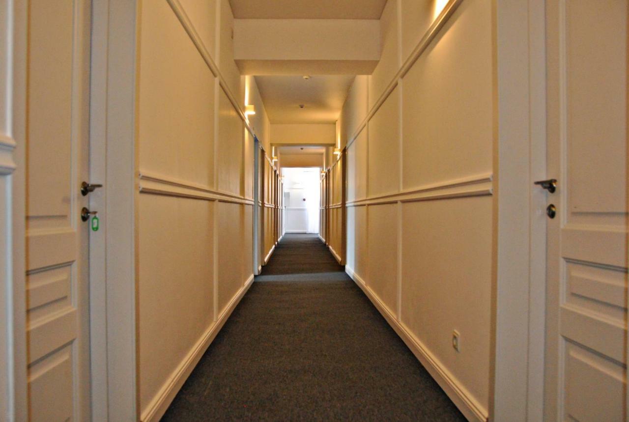 Medelean Hotel Comrat Esterno foto