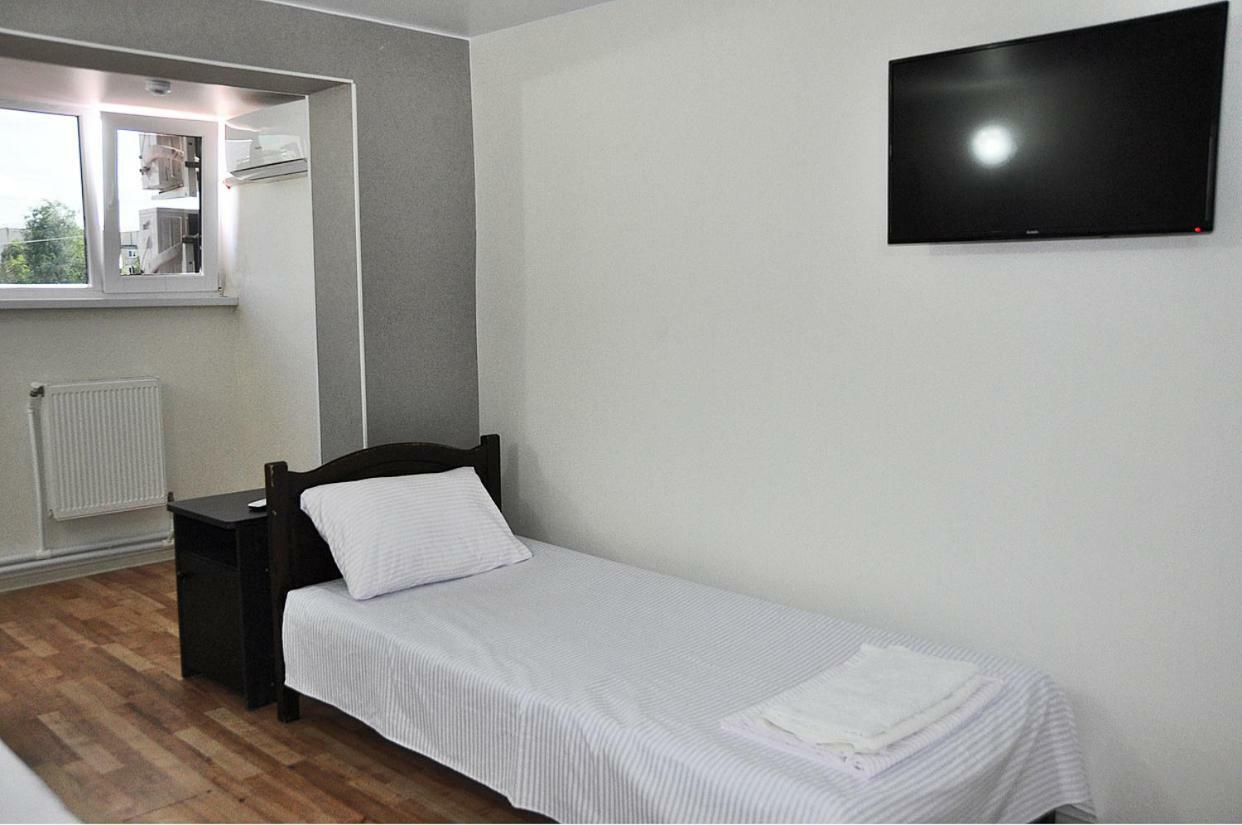 Medelean Hotel Comrat Esterno foto