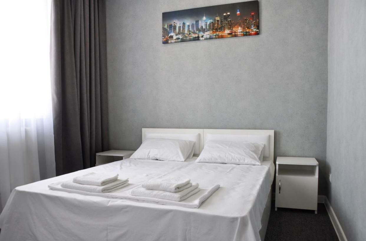 Medelean Hotel Comrat Esterno foto
