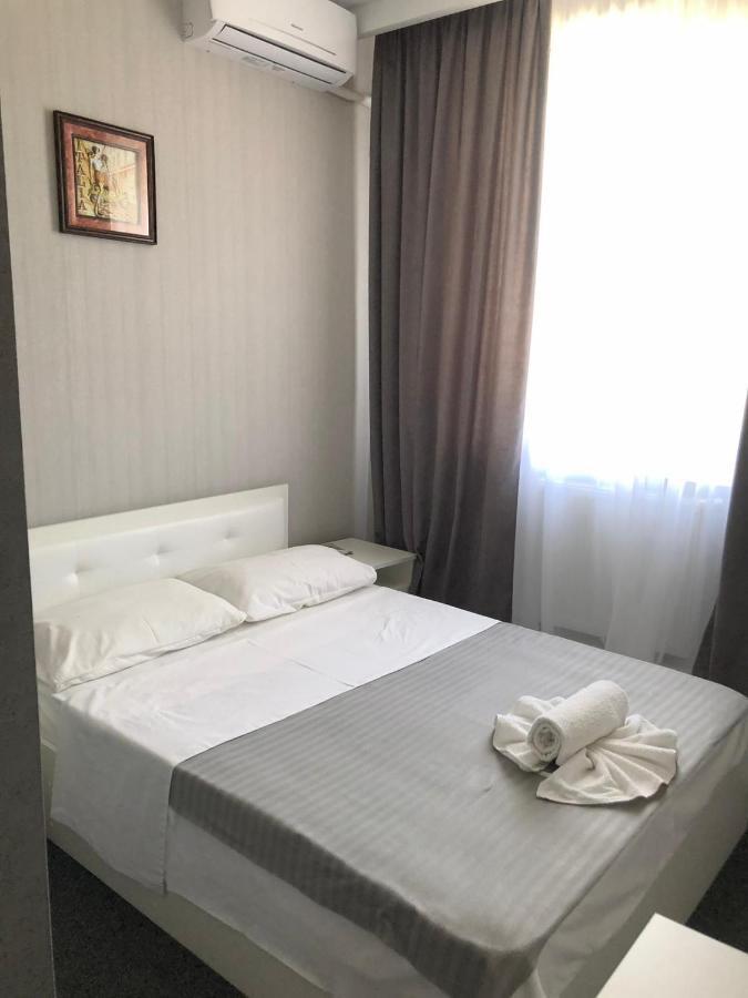 Medelean Hotel Comrat Esterno foto